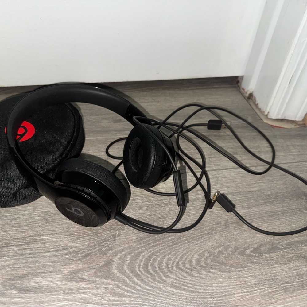 Beats Black Bluetooth Headphones